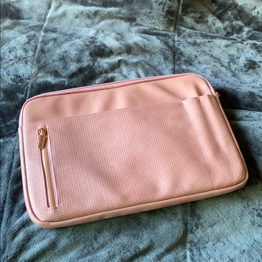 Laptop carrier